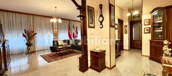Apartamento de 2 dormitorios en Novara, Italy No. 169624 4