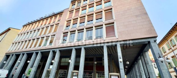 Apartamento de 2 dormitorios en Novara, Italy No. 169624 2