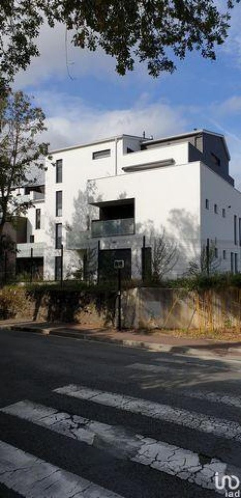 3 bedrooms Condo in Bordeaux, France No. 16602