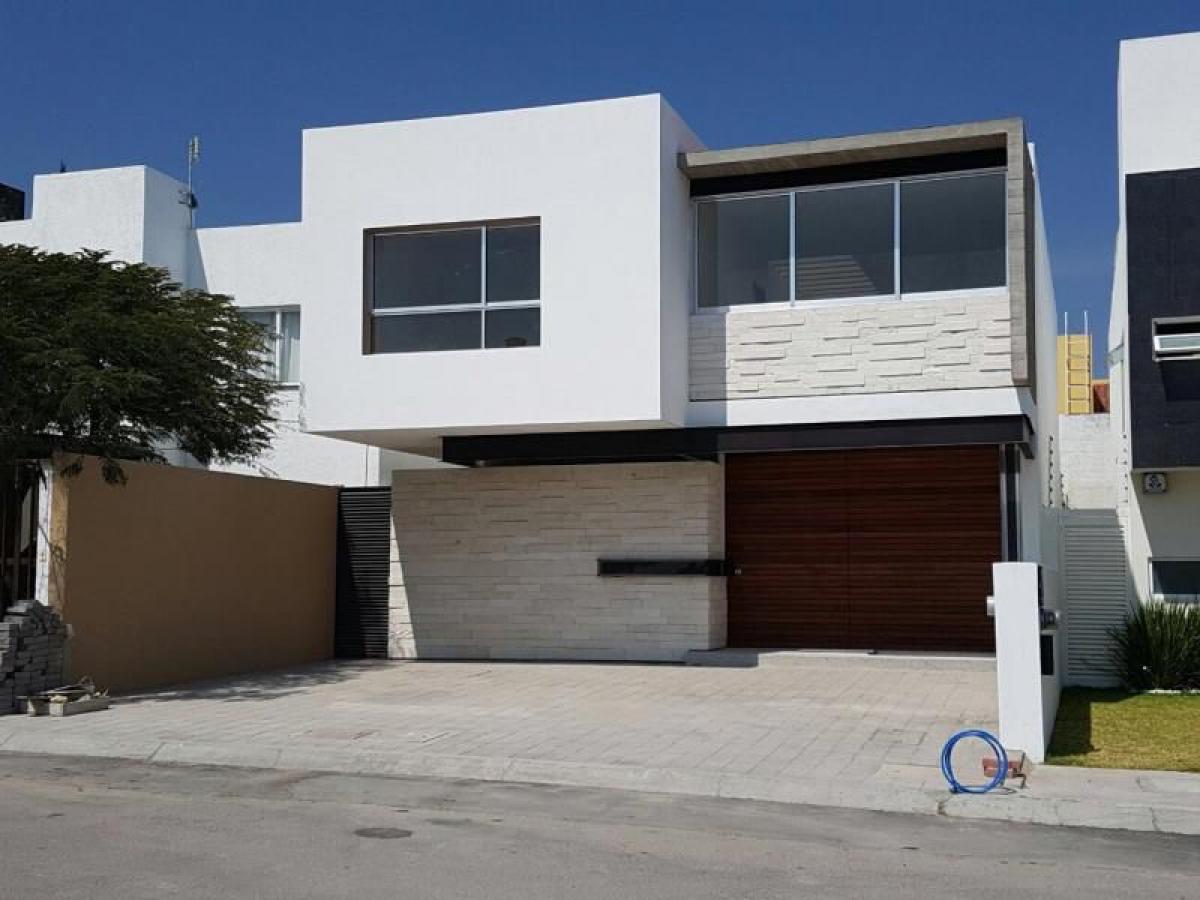 Casa de 3 dormitorios en Querétaro, Mexico No. 168006