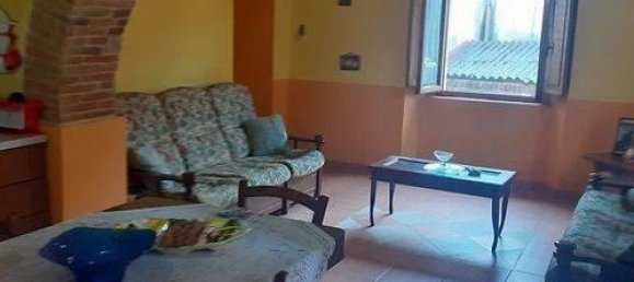 4 rooms Apartment in Barga, Italy No. 107300 4