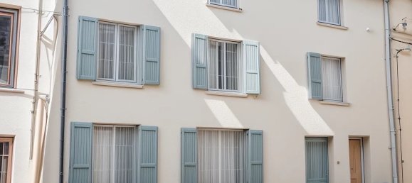 Adosado de 9 habitaciónes en Chambost-Longessaigne, France No. 198274 2