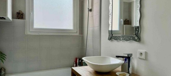 2 bedrooms Apartment in Paris, France No. 151019 8