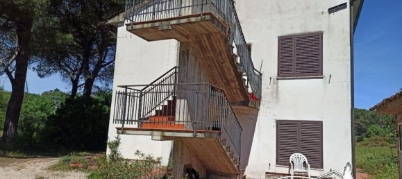 8-Zimmer Haus in Castiglione del Lago, Italy, Nr. 70341 2