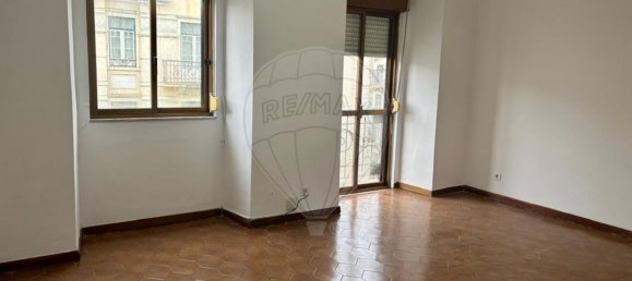 4 bedrooms Apartment in Lisbon, Portugal No. 94163 5