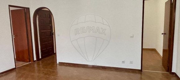 4 bedrooms Apartment in Lisbon, Portugal No. 94163 8