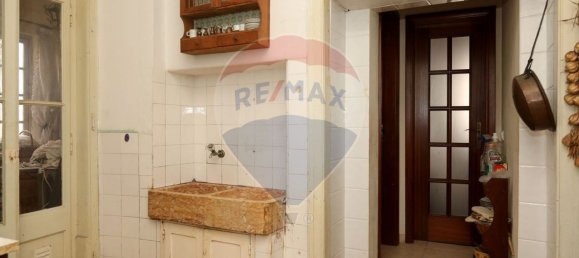 551m² Building in Caldas da Rainha, Portugal No. 63037 2