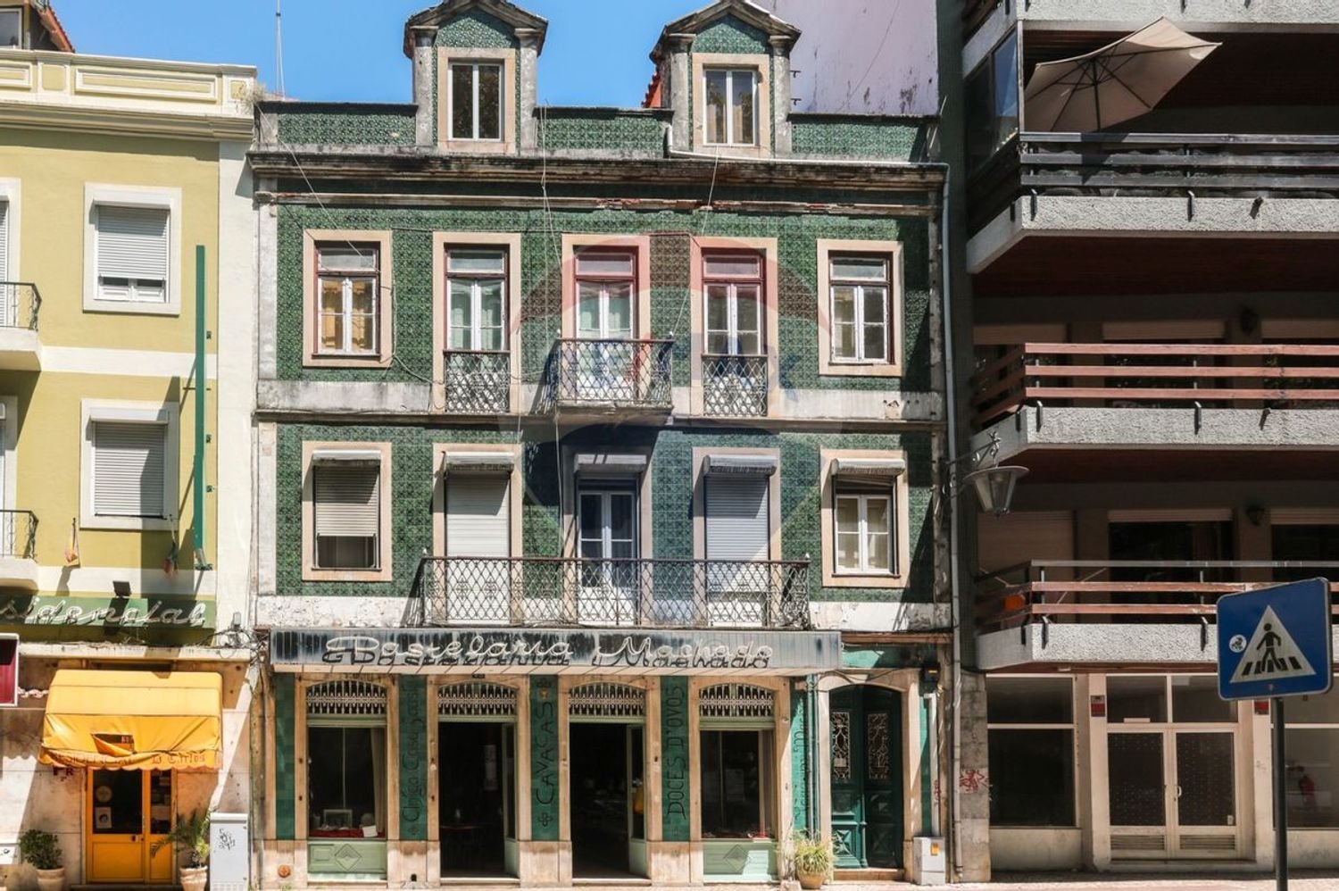 551m² Building in Caldas da Rainha, Portugal No. 63037