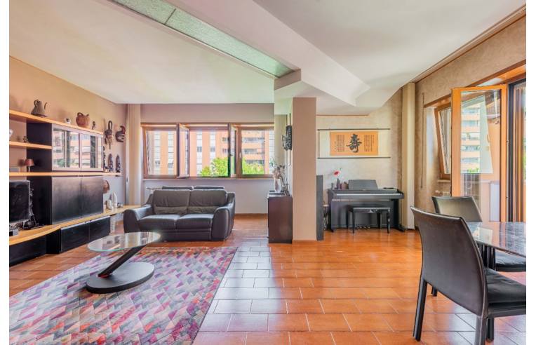 Квартира с 3 спальнями в Рим, Италия № 384117