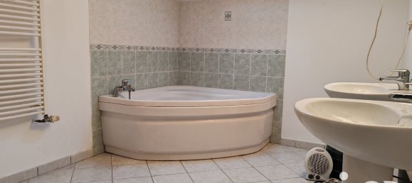 Дом с 5 комнатами в Мен и Луара, Франция № 112966 8