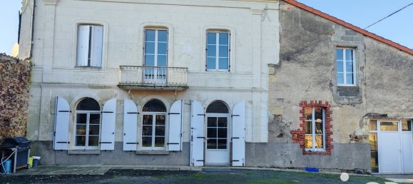 Дом с 5 комнатами в Мен и Луара, Франция № 112966 3