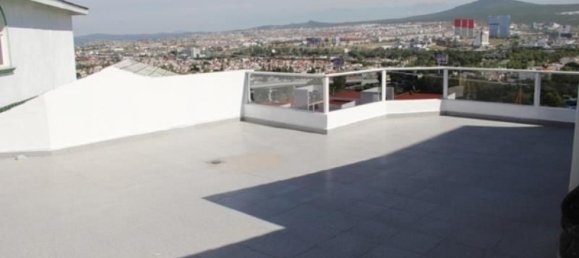 Casa de 6 dormitorios en Querétaro, Mexico No. 184300 2