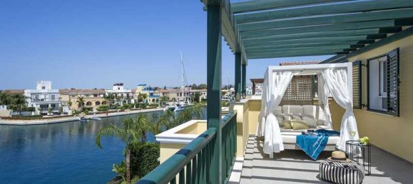 4 bedrooms Villa in Limassol, Cyprus No. 18622 8