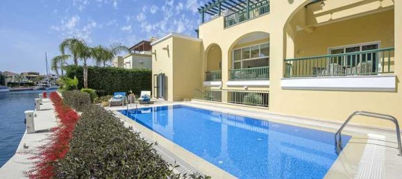 4 bedrooms Villa in Limassol, Cyprus No. 18622 12