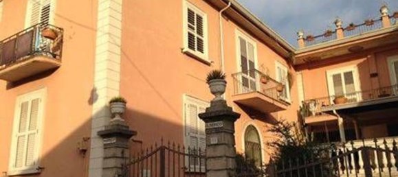 Villa de 10 divisões em Caserta, Italy N.º 179317 2