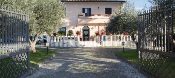 5-salle Propriété commerciale à Rome, Italy No. 291596 3