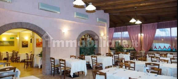 5-salle Propriété commerciale à Rome, Italy No. 291596 8