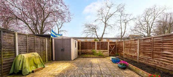 3 bedrooms House in Colindale, United Kingdom No. 7837 6