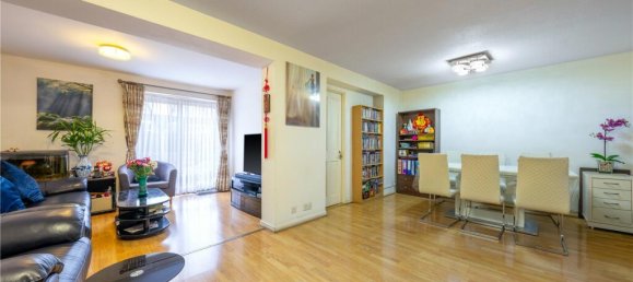 3 bedrooms House in Colindale, United Kingdom No. 7837 2