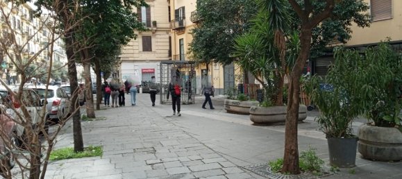3 rooms Apartment in Naples, Italy No. 222629 3