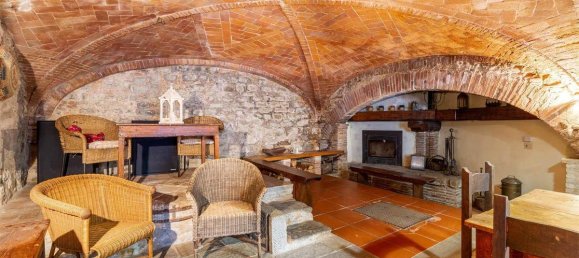 10 bedrooms House in Terranuova Bracciolini, Italy No. 228493 26