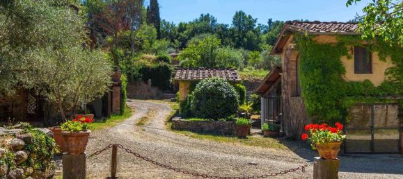 10 bedrooms House in Terranuova Bracciolini, Italy No. 228493 11