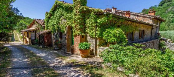 10 bedrooms House in Terranuova Bracciolini, Italy No. 228493 15