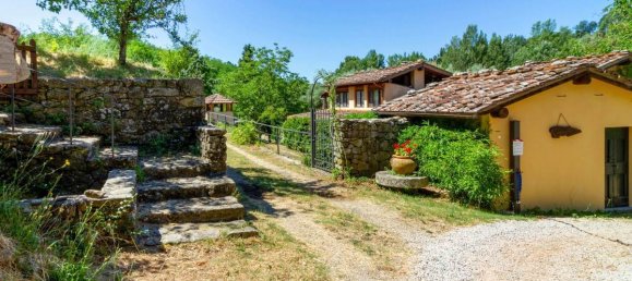 10 bedrooms House in Terranuova Bracciolini, Italy No. 228493 6