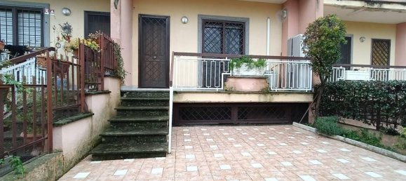 Casa de 4 habitaciónes en Rome, Italy No. 28145 2