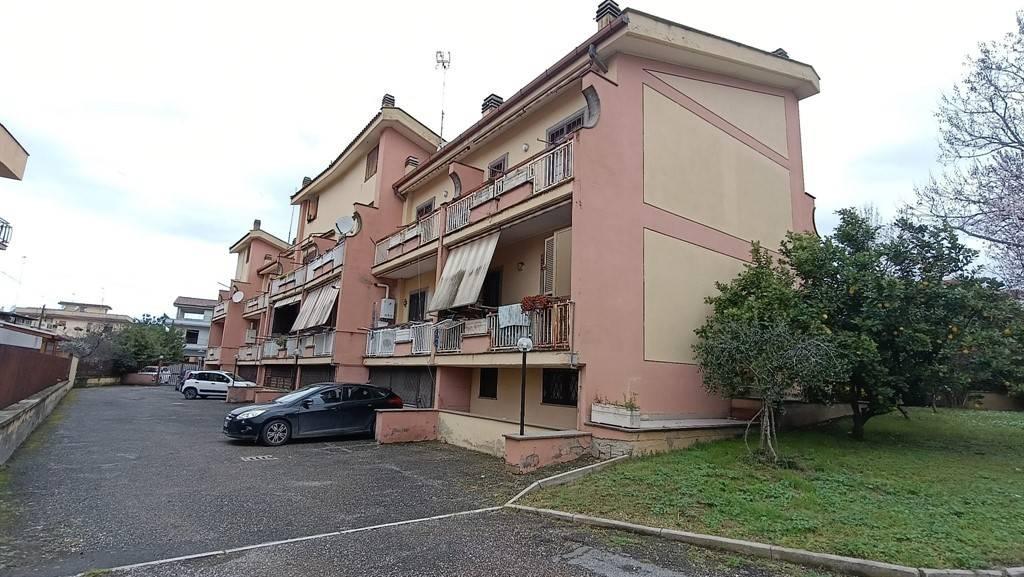 Casa de 4 habitaciónes en Rome, Italy No. 28145