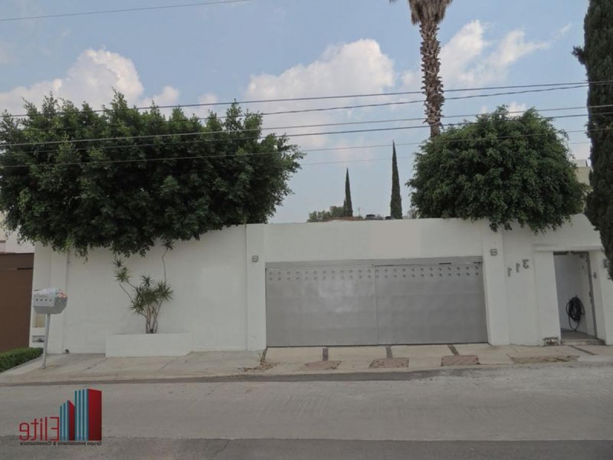 3 bedrooms House in Queretaro, Mexico No. 163516