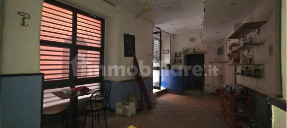 Коммерческая недвижимость с 4 комнатами в Генуя, Италия № 42443 12