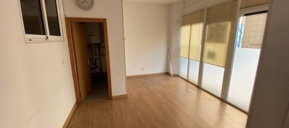 Propiedad comercial en León, Spain 324 m² No. 71414 3