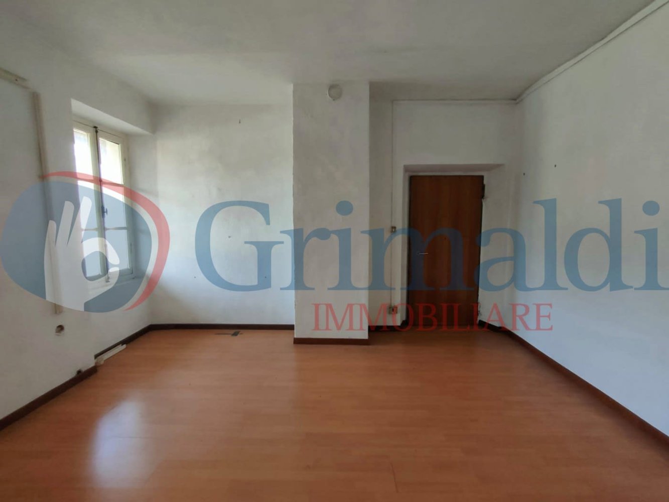 4 rooms Warehouse in Grugliasco, Italy No. 323050