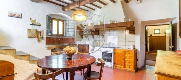 45 rooms House in Terranuova Bracciolini, Italy No. 228497 14