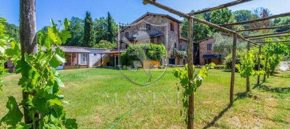 45 rooms House in Terranuova Bracciolini, Italy No. 228497 2