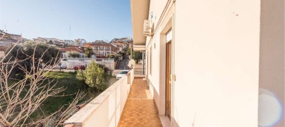 7 rooms Apartment in Pescara, Italy No. 96562 110