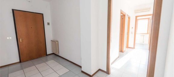 7 rooms Apartment in Pescara, Italy No. 96562 30