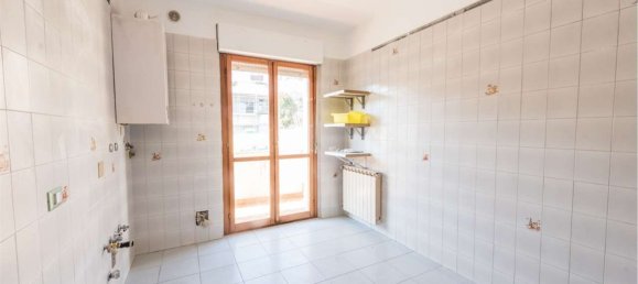 7 rooms Apartment in Pescara, Italy No. 96562 61