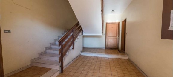 7 rooms Apartment in Pescara, Italy No. 96562 10