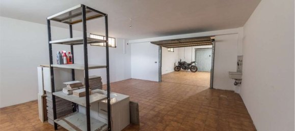 7 rooms Apartment in Pescara, Italy No. 96562 128