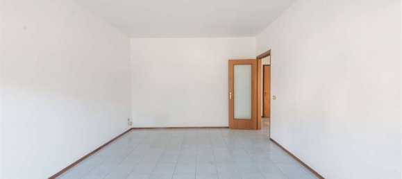 7 rooms Apartment in Pescara, Italy No. 96562 22