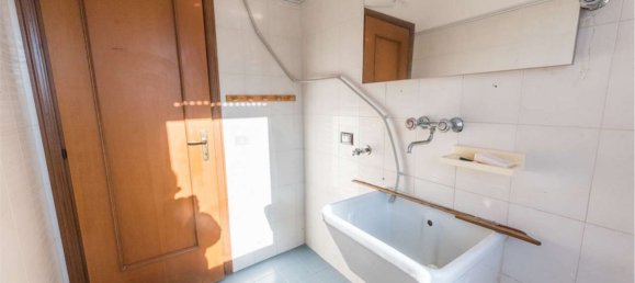 7 rooms Apartment in Pescara, Italy No. 96562 93