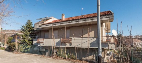 7 rooms Apartment in Pescara, Italy No. 96562 116