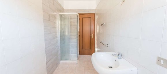 7 rooms Apartment in Pescara, Italy No. 96562 34