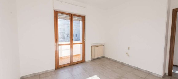 7 rooms Apartment in Pescara, Italy No. 96562 87