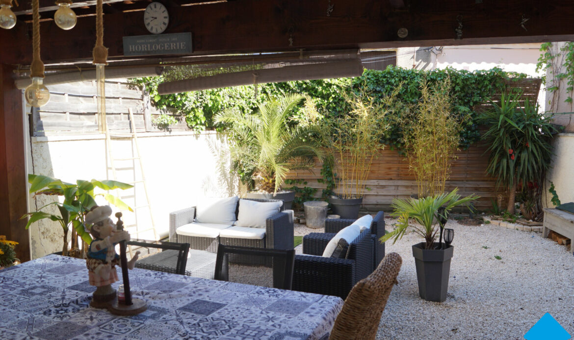 2 bedrooms Townhouse in Cuers, France No. 298470