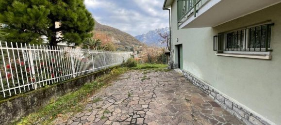 Villa de 4 habitaciónes en Galbiate, Italy No. 107353 2