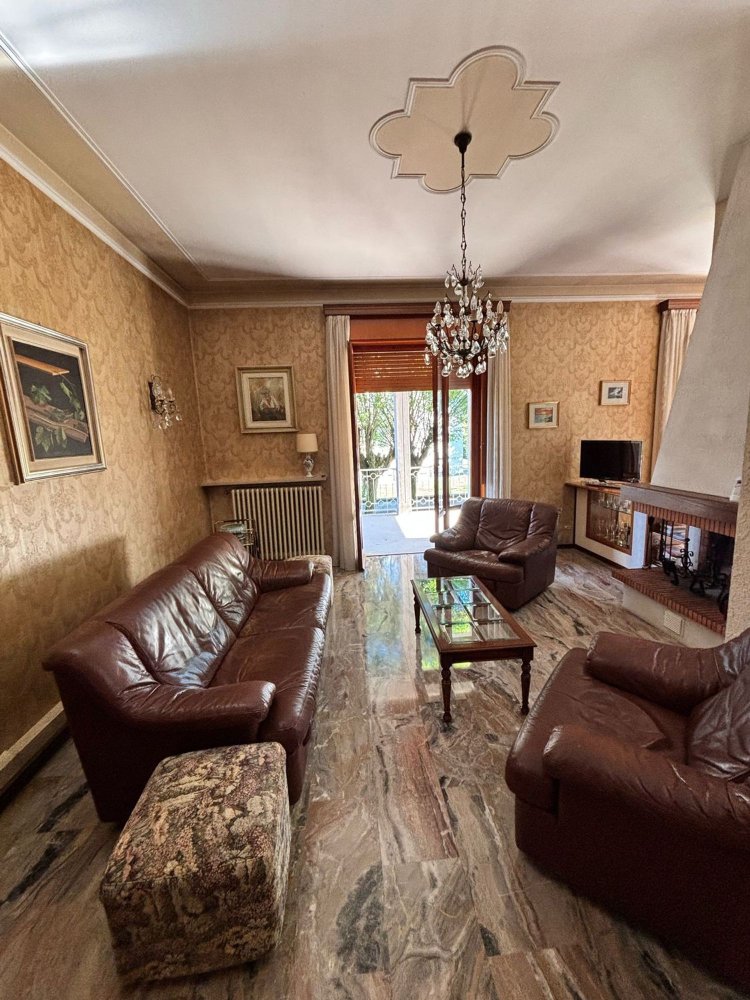 5 rooms Villa in San Secondo Parmense, Italy No. 256789