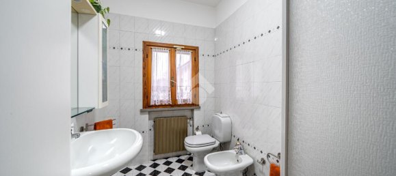 7-salle Villa à Reggio Emilia, Italy No. 38729 53